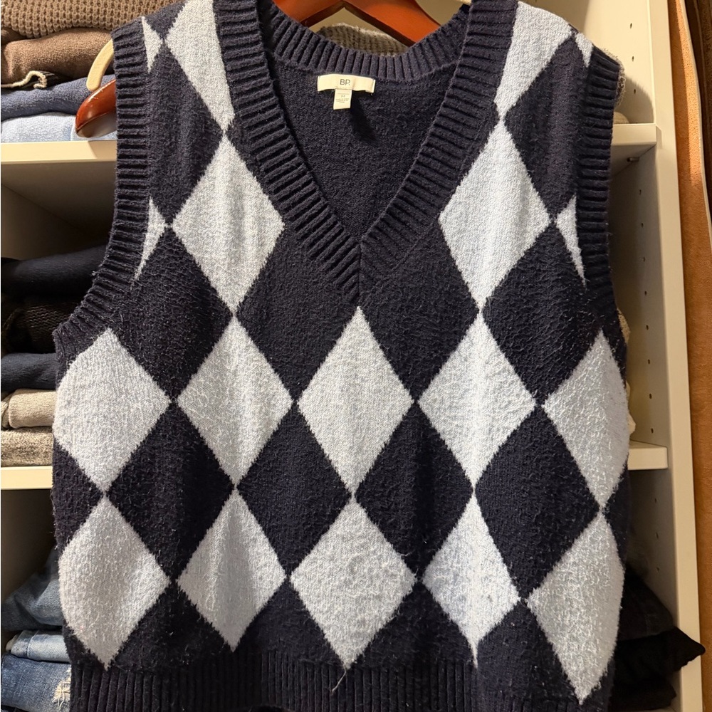 BP from Nordstrom sweater vest. Size medium.